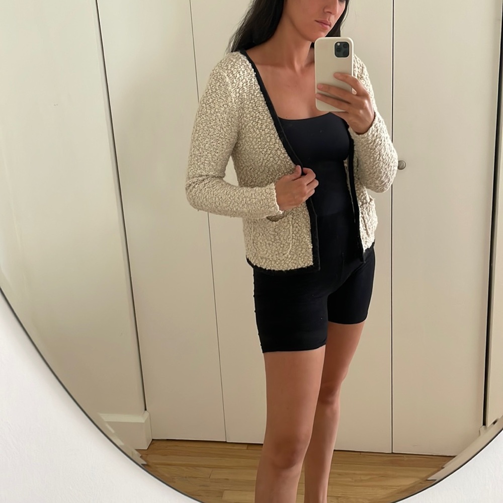 Cardigan contrast black and cream size 6